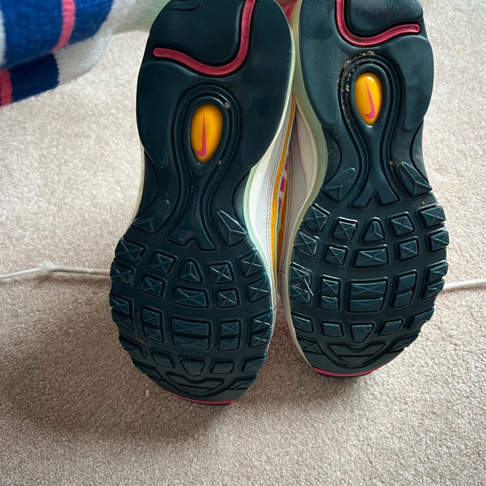 Nike Pink and Yellow Women’s Sneakers - Picture 7 of 9